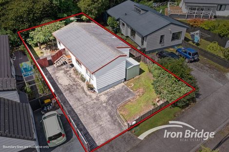 Photo of property in 75 Meadowvale Rise, Titirangi, Auckland, 0604