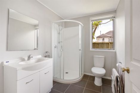 Photo of property in 34a Lauderdale Road, Birkdale, Auckland, 0626