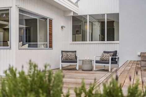 Photo of property in 16 Prestige Place, Castor Bay, Auckland, 0620