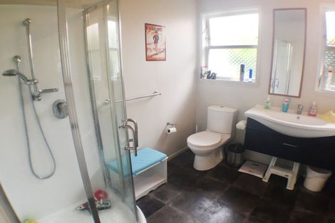 Photo of property in 5 Jones Place, Highbury, Palmerston North, 4412