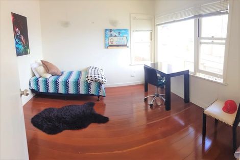 Photo of property in 85 Stanley Point Road, Stanley Point, Auckland, 0624