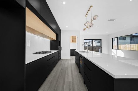 Photo of property in 16 Gertrude Cole Road, Clarks Beach, 2122