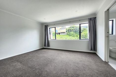 Photo of property in 1a Te Reinga View, Tawa, Wellington, 5028
