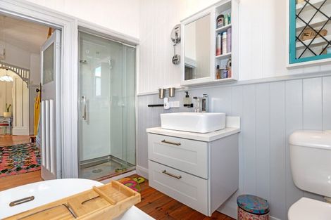 Photo of property in 2 Carnarvon Street, Gisborne, 4010