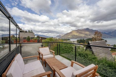 Photo of property in 13 Malaghan Street, Queenstown, 9300