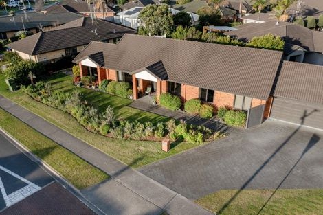 Photo of property in 5 Seabreeze Place, Papamoa Beach, Papamoa, 3118
