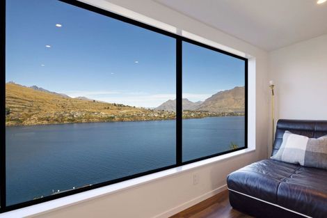 Photo of property in 22 Golden Terrace, Queenstown, 9300