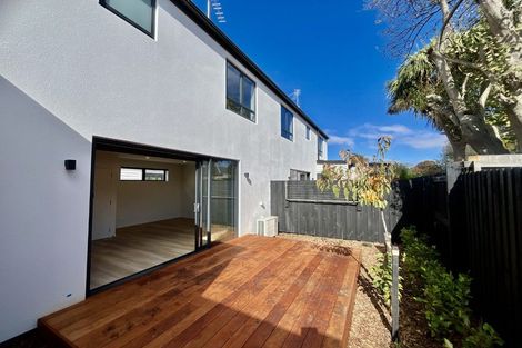 Photo of property in 2/10 Surrey Street, Linwood, Christchurch, 8062