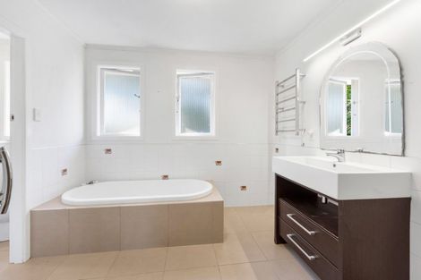 Photo of property in 114a Pioneer Road, Moturoa, New Plymouth, 4310
