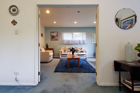 Photo of property in 35 Chamari Close, Titirangi, Auckland, 0604