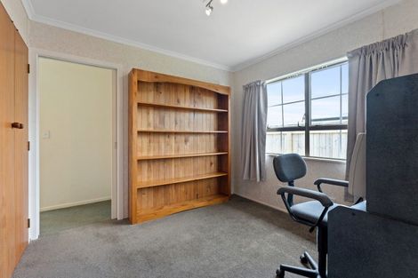 Photo of property in 8 Cambridge Street, Pahiatua, 4910