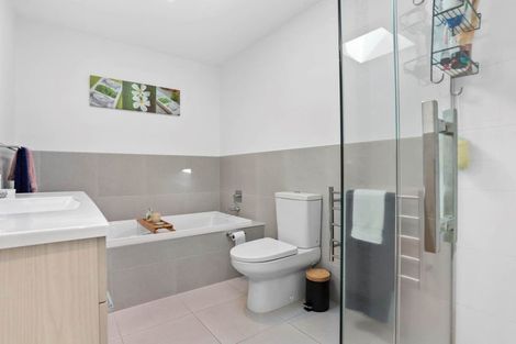 Photo of property in 76 Hobsonville Point Road, Hobsonville, Auckland, 0616