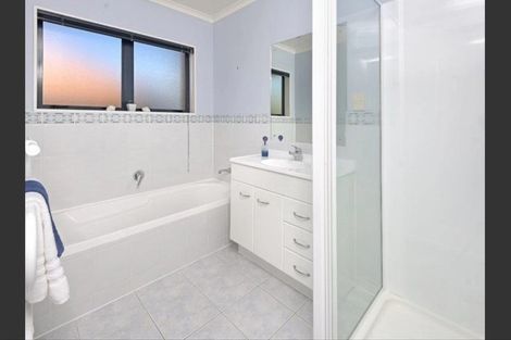 Photo of property in 23 Dairyland Drive, East Tamaki Heights, Auckland, 2016