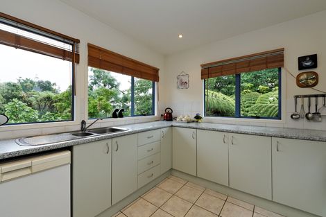 Photo of property in 35 Chamari Close, Titirangi, Auckland, 0604