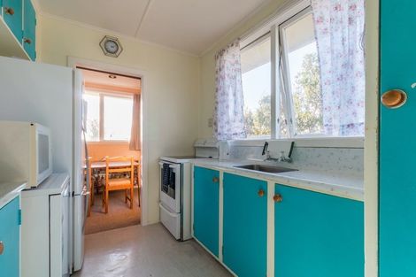 Photo of property in 18 Link Road, Newlands, Wellington, 6037