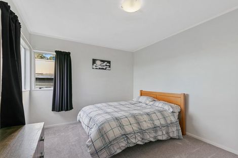 Photo of property in 6 Fitzpatrick Street, Newlands, Wellington, 6037