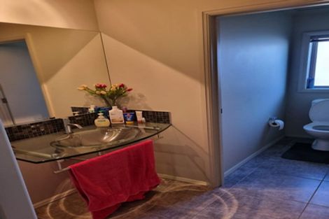 Photo of property in 35 Barbados Way, One Tree Point, 0118