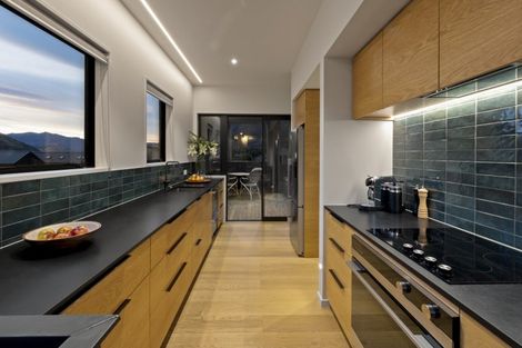 Photo of property in 28 Soudley Court, Jacks Point, Queenstown, 9371