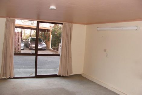Photo of property in 537 Glenfield Road, Glenfield, Auckland, 0629
