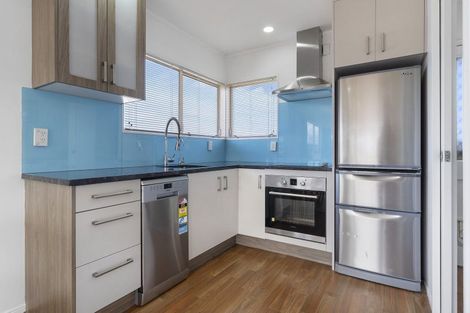 Photo of property in 2/1 Kahika Road, Birkdale, Auckland, 0626