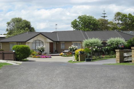 Photo of property in 10 Oakwood Place, Pukekohe, 2120