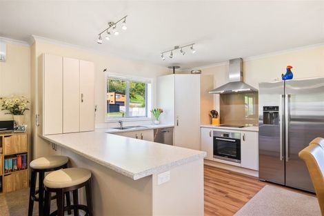 Photo of property in 16 Matuhi Street, Waikanae, 5036