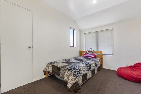 Photo of property in 2 Whitbourne Heights, Manurewa, Auckland, 2105