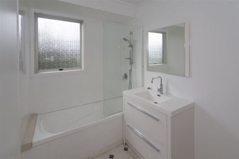 Photo of property in 263a Henderson Valley Road, Henderson, Auckland, 0612