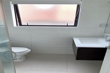 Photo of property in 2 Castlederg Drive, Flat Bush, Auckland, 2019