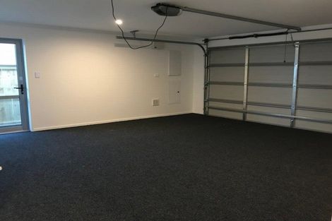 Photo of property in 19 Papa Orchard Drive, Kumeu, 0810