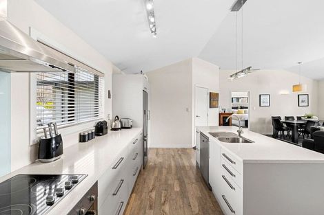 Photo of property in 4 Daniels Terrace, Wanaka, 9305