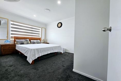 Photo of property in 40 Whareatua Avenue, Takanini, 2112