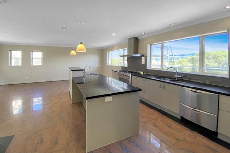 Photo of property in 19 Bunker Way, Strathmore Park, Wellington, 6022