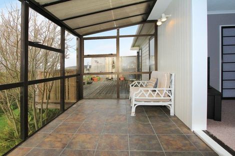 Photo of property in 136 Gloaming Hill, Titahi Bay, Porirua, 5022