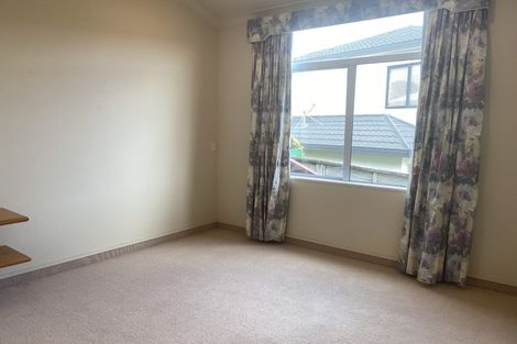 Photo of property in 39 Lanyon Place, Whitby, Porirua, 5024