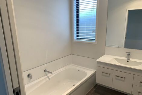 Photo of property in 97b Awataha Crescent, Pyes Pa, Tauranga, 3110