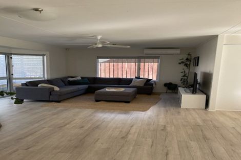 Photo of property in 81 Kemp Road, Massey, Auckland, 0614