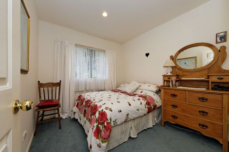 Photo of property in 35 Chamari Close, Titirangi, Auckland, 0604