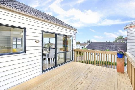 Photo of property in 16 Astelia Place, Goodwood Heights, Auckland, 2105