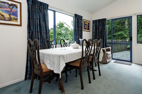 Photo of property in 35 Chamari Close, Titirangi, Auckland, 0604