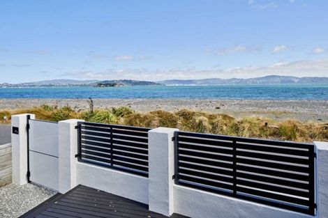 Photo of property in 147 Marine Parade, Eastbourne, Lower Hutt, 5013