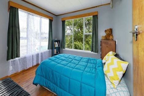 Photo of property in 46 Queen Mary Avenue, New Lynn, Auckland, 0600