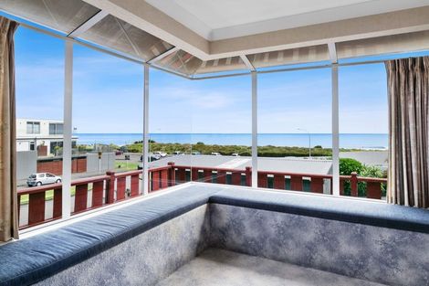 Photo of property in 5 Nobs Line, Strandon, New Plymouth, 4312