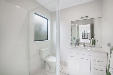 Photo of property in 1/24 James Street, Bayview, Auckland, 0629