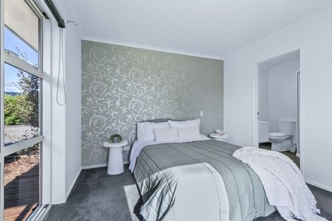 Photo of property in 418 Tararua Road, Levin, 5571