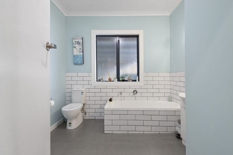 Photo of property in 55 Marine Parade, Paraparaumu Beach, Paraparaumu, 5032