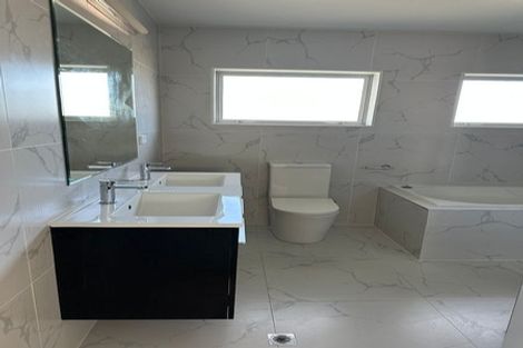 Photo of property in 77 Granville Drive, Massey, Auckland, 0614