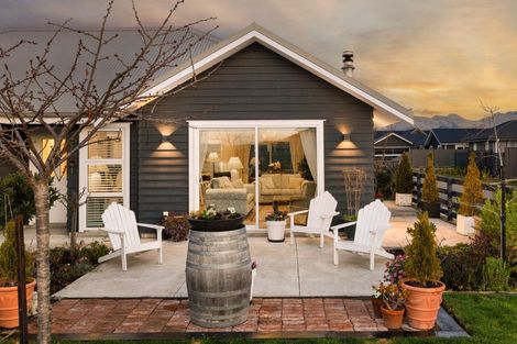 Photo of property in 5 Grooby Place, Havelock North, 4130
