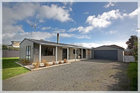 Photo of property in 5 Linklater Avenue, Foxton Beach, Foxton, 4815