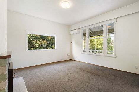 Photo of property in 145 Ocean View Road, Hillcrest, Auckland, 0627